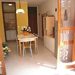 Castore شقة